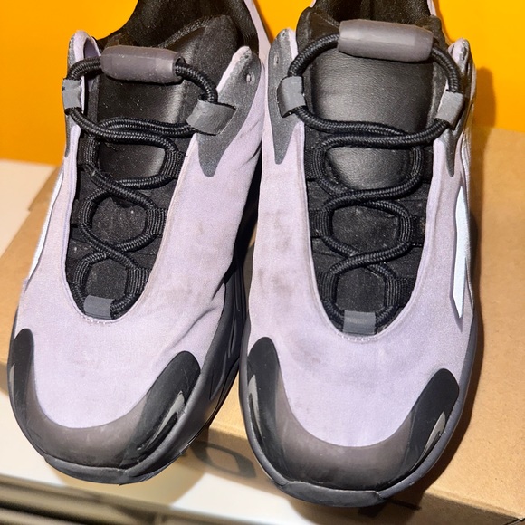Yeezy boost 700 - Picture 12 of 12